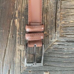 42” brown leather men’s belt.